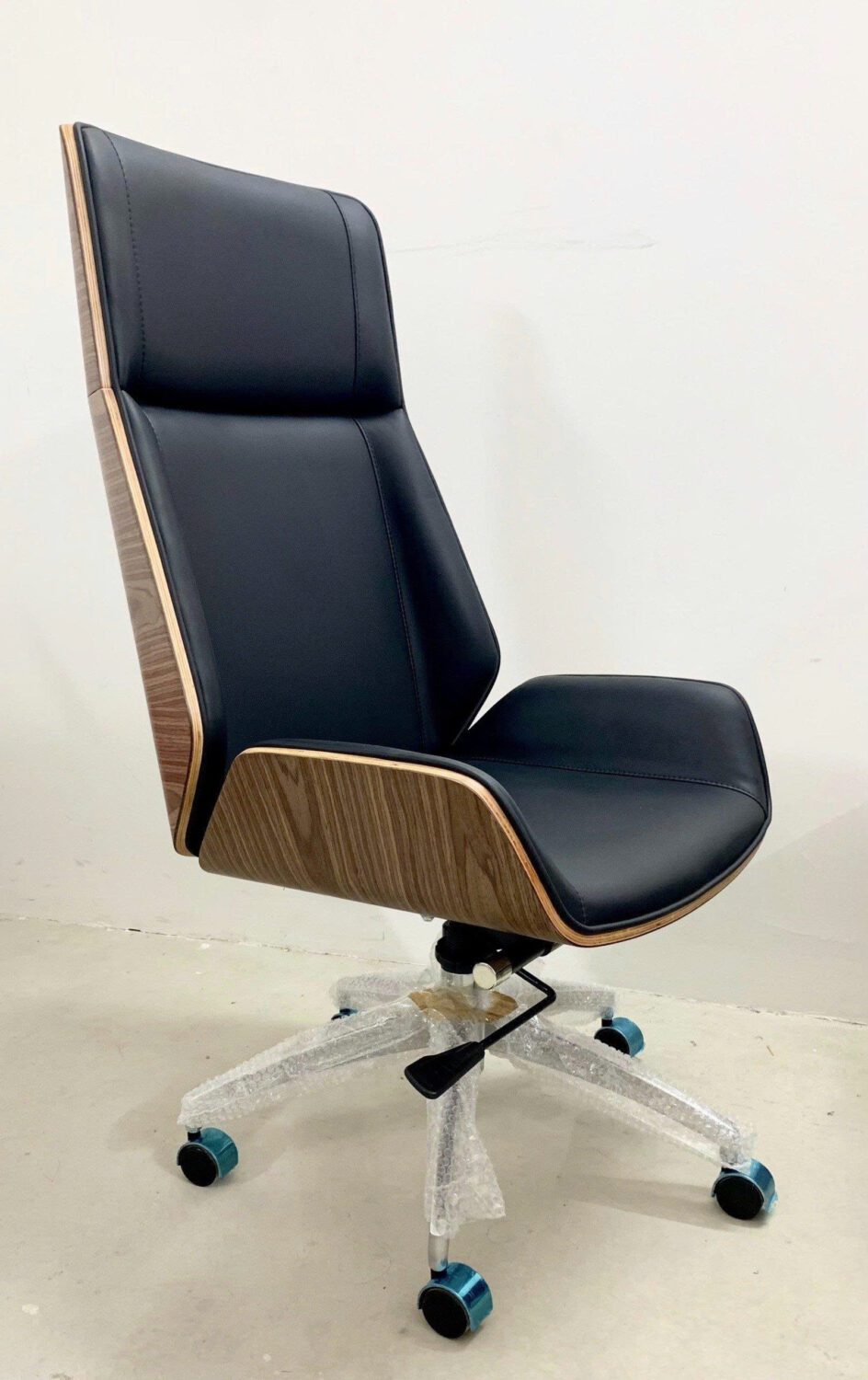 CÁCH CHỌN GHẾ GIÁM ĐỐC PHÙ HỢP PHONG THỦY VÀ CÁ TÍNH LÃNH ĐẠO