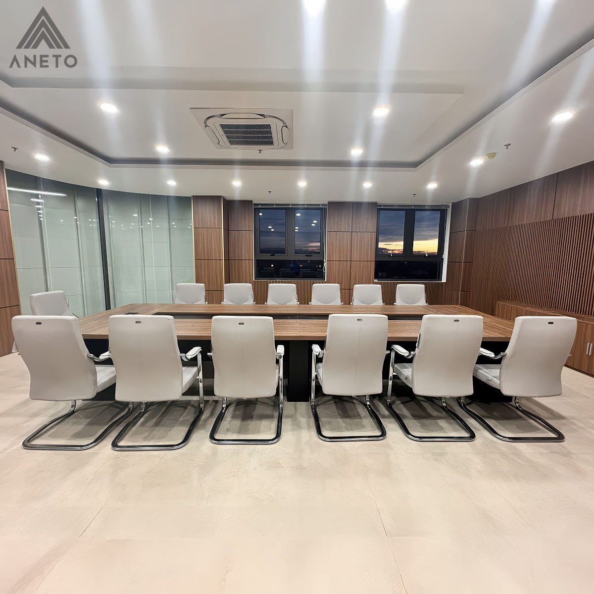 Bàn Họp – Nơi Kiến Tạo Quyết Sách Và Nuôi Dưỡng Văn Hóa Doanh Nghiệp