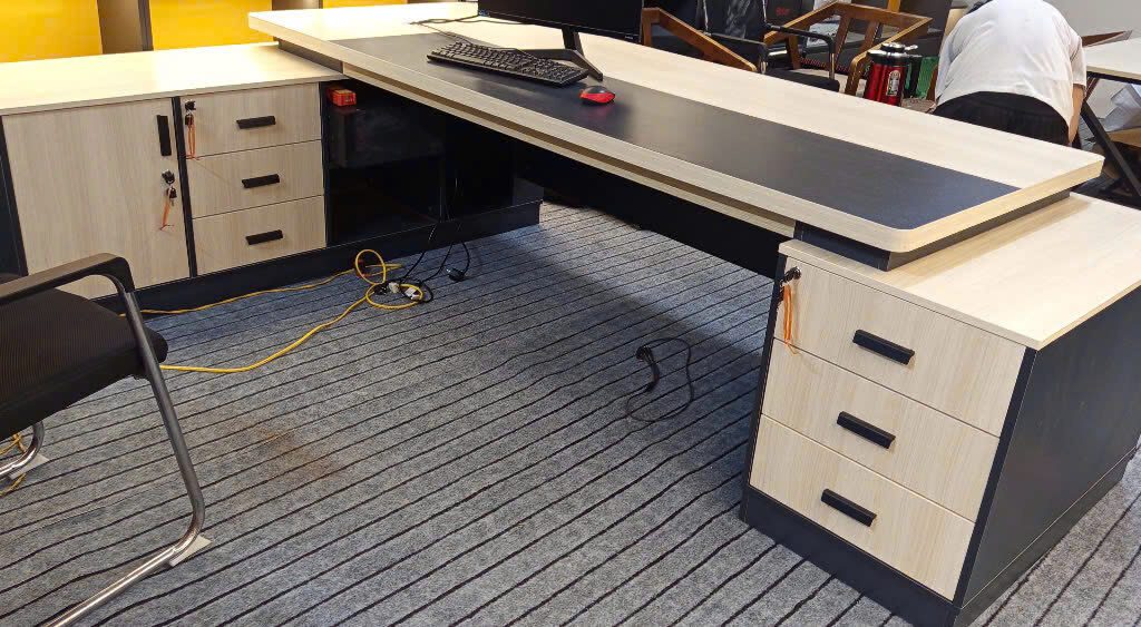 Bàn Giám Đốc – Vị Thế Lãnh Đạo Được Định Hình Từ Thiết Kế