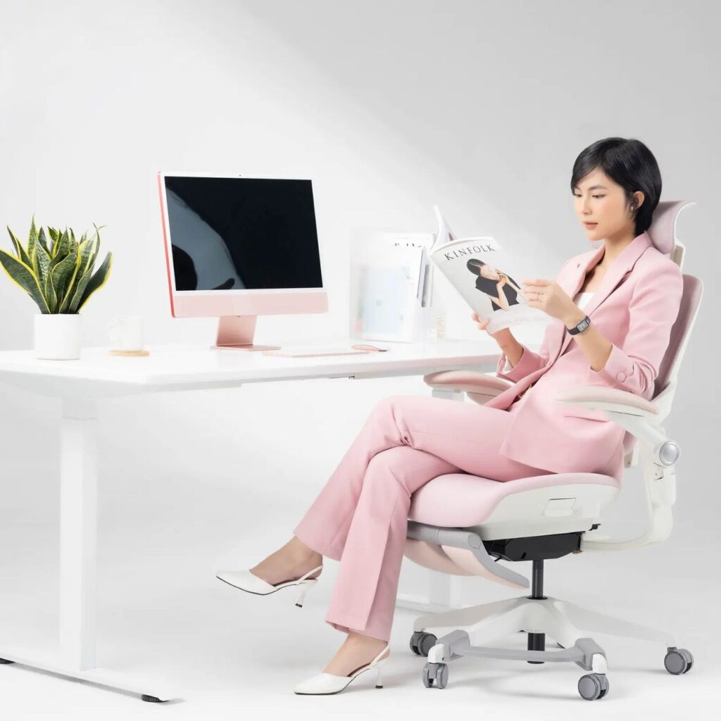 Mẹo sắp xếp bàn làm việc gọn gàng, giảm stress – Bí quyết nâng cao hiệu suất tại văn phòng Mẹo sắp xếp bàn làm việc gọn gàng, giảm stress – Bí quyết nâng cao hiệu suất tại văn phòng