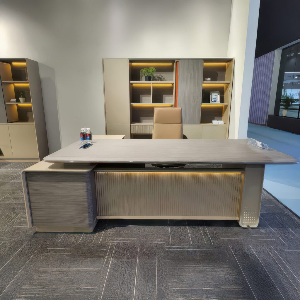 6 mẫu bàn giám đốc nhập khẩu được khách chọn nhiều nhất năm nay