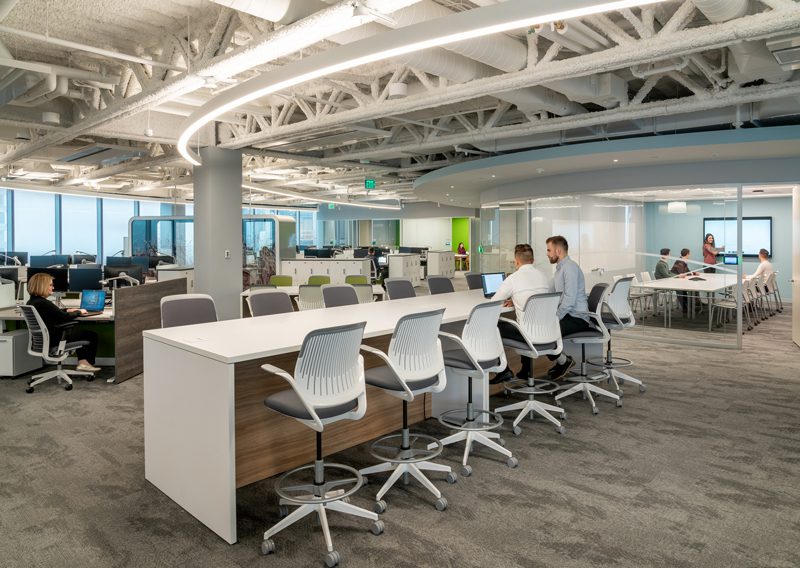 Làm thế nào để cân bằng giữa chi phí đầu tư nội thất văn phòng và hình ảnh thương hiệu?