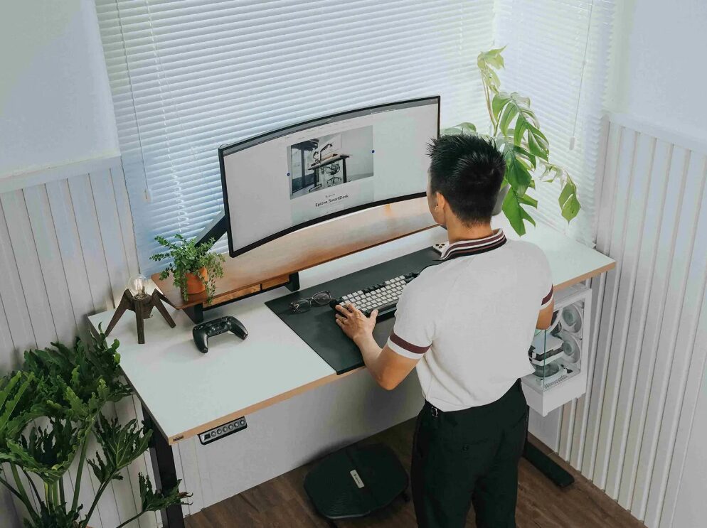 Ứng dụng nguyên tắc công thái học trong setup góc làm việc hiệu quả