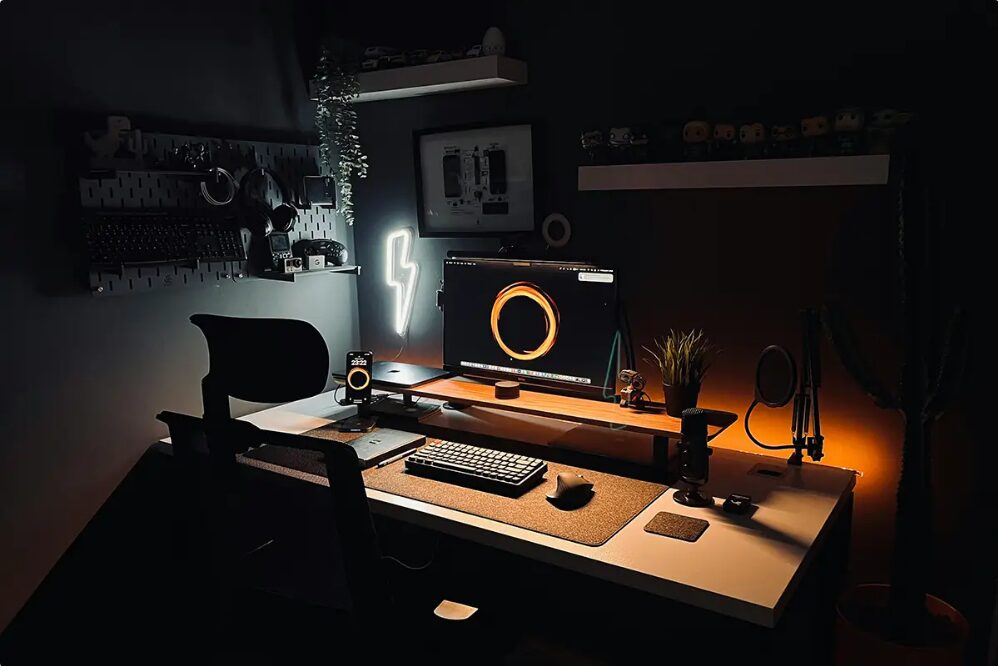 Khám phá ý tưởng setup góc làm việc với tone đen chủ đạo – Sang trọng, cá tính và hiệu quả
