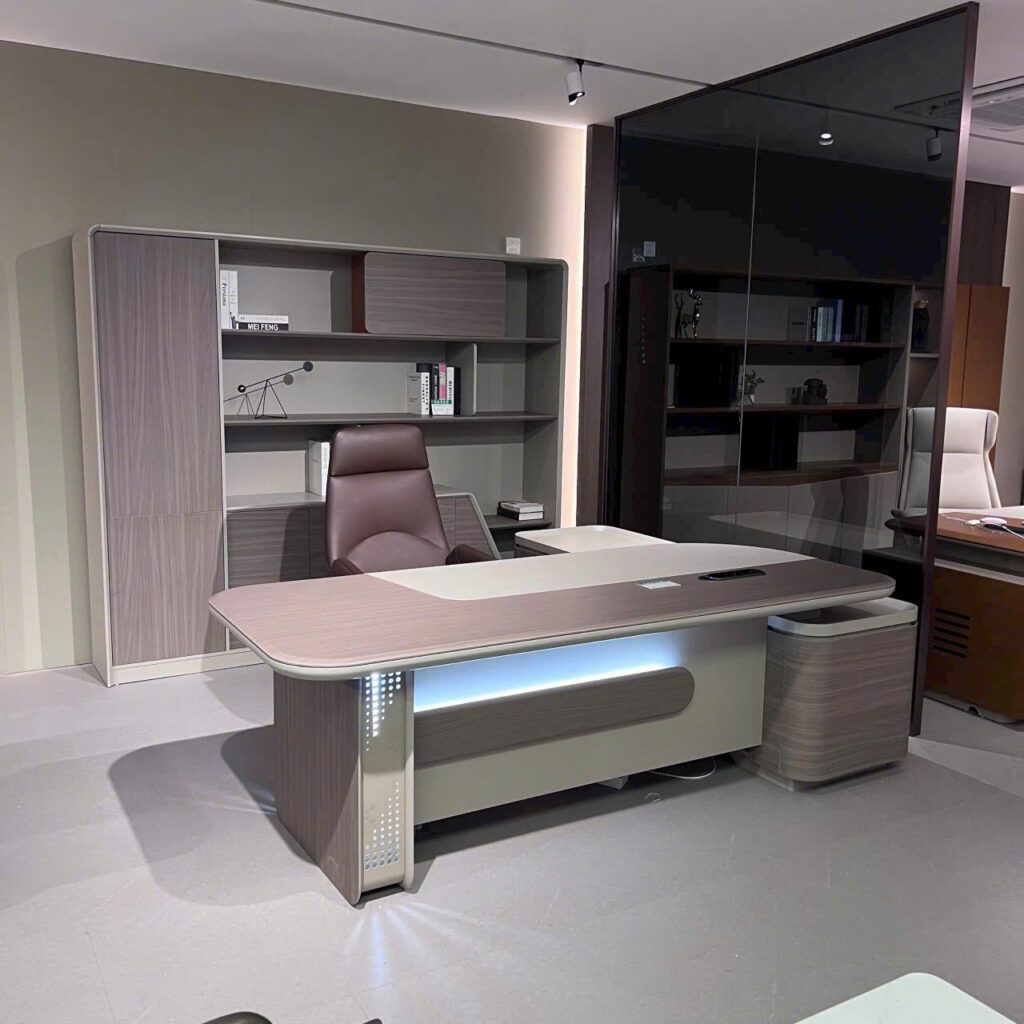 DỰ ÁN LẮP ĐẶT BÀN GIÁM ĐỐC VÀ BÀN HỌP NHẬP KHẨU TẠI HOÀN KIẾM – PHONG CÁCH LÃNH ĐẠO HIỆN ĐẠI, ĐẲNG CẤP VÀ CHUYÊN NGHIỆP