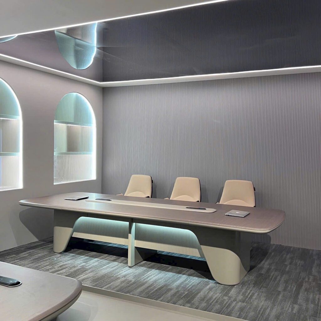 DỰ ÁN LẮP ĐẶT BÀN GIÁM ĐỐC VÀ BÀN HỌP NHẬP KHẨU TẠI HOÀN KIẾM – PHONG CÁCH LÃNH ĐẠO HIỆN ĐẠI, ĐẲNG CẤP VÀ CHUYÊN NGHIỆP