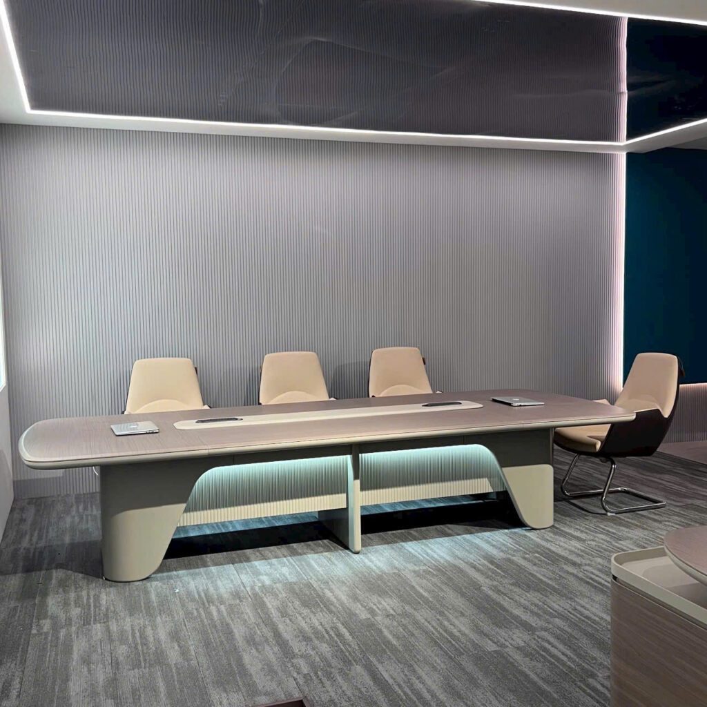 DỰ ÁN LẮP ĐẶT BÀN GIÁM ĐỐC VÀ BÀN HỌP NHẬP KHẨU TẠI HOÀN KIẾM – PHONG CÁCH LÃNH ĐẠO HIỆN ĐẠI, ĐẲNG CẤP VÀ CHUYÊN NGHIỆP