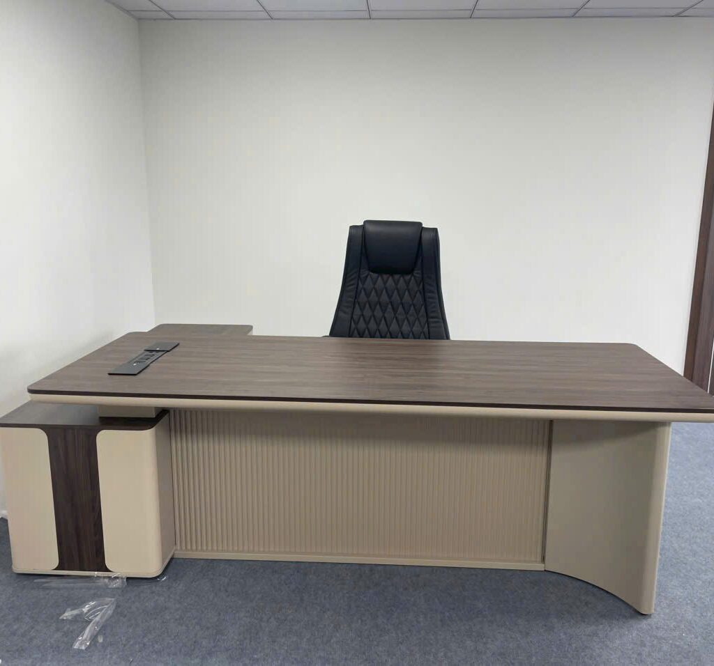 Dự án lắp đặt bàn giám đốc nhập khẩu tại Mai Dịch – Cầu Giấy