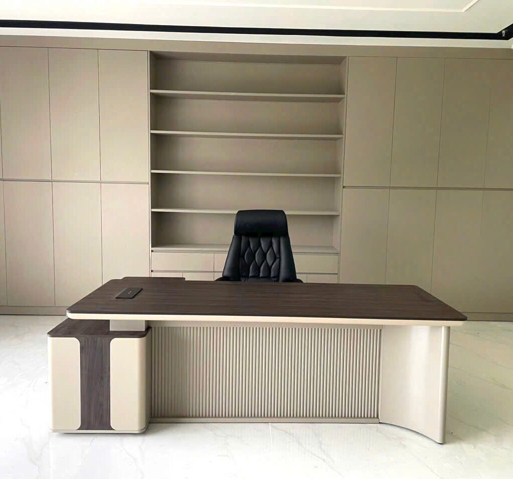 Dự án lắp đặt bàn giám đốc nhập khẩu tại Mai Dịch – Cầu Giấy