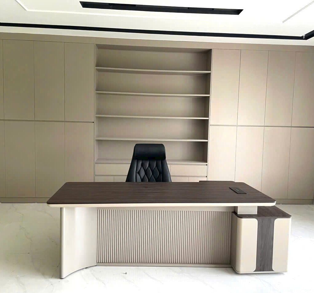 Dự án lắp đặt bàn giám đốc nhập khẩu tại Mai Dịch – Cầu Giấy