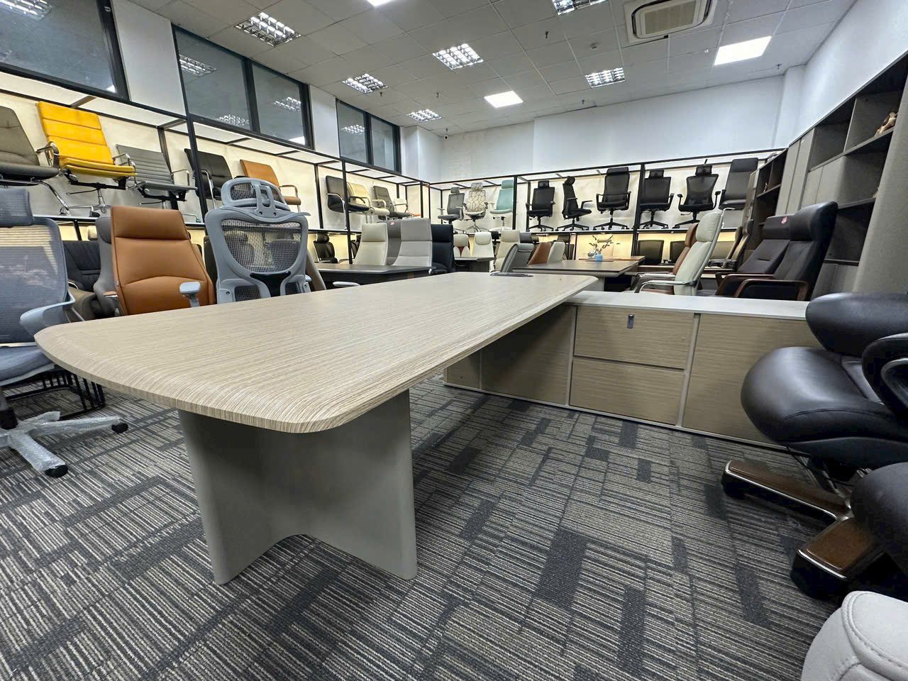 Dự án lắp đặt bàn giám đốc nhập khẩu tại TP. Hồ Chí Minh