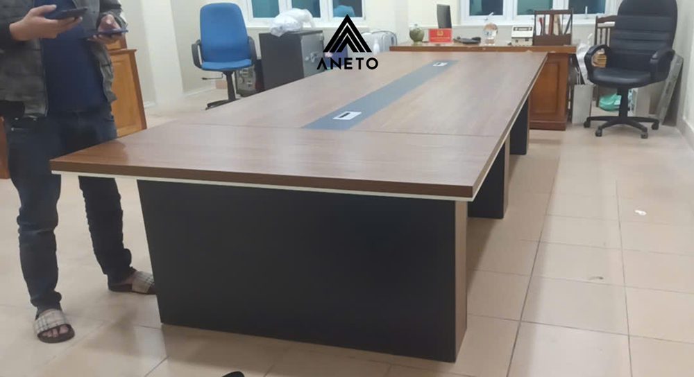 Dự Án Lắp Đặt Bàn Họp Và Tủ Văn Phòng Tại Phố Phạm Văn Nghị