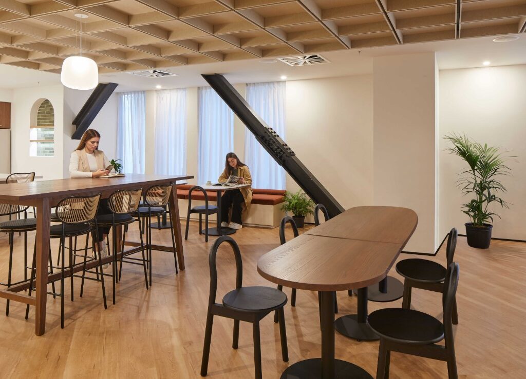 Chi Phí Setup Nội Thất Văn Phòng 2026 Bao Nhiêu Là Hợp Lý? Chi Phí Setup Nội Thất Văn Phòng 2026 Bao Nhiêu Là Hợp Lý?