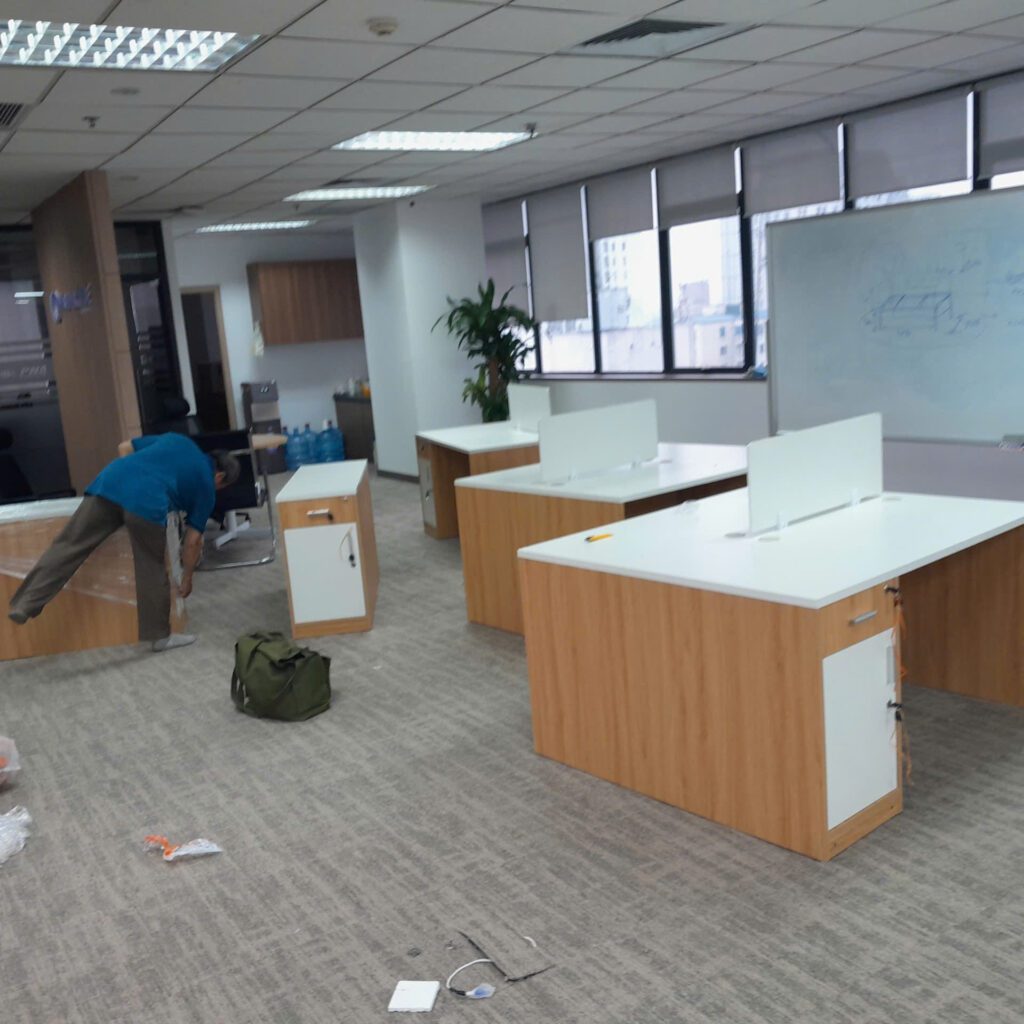 Cách lựa chọn bàn làm việc văn phòng phù hợp cho từng doanh nghiệp Cách lựa chọn bàn làm việc văn phòng phù hợp cho từng doanh nghiệp