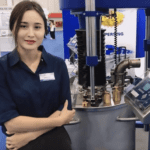 Người ngoại quốc sốc với văn hóa công sở Việt