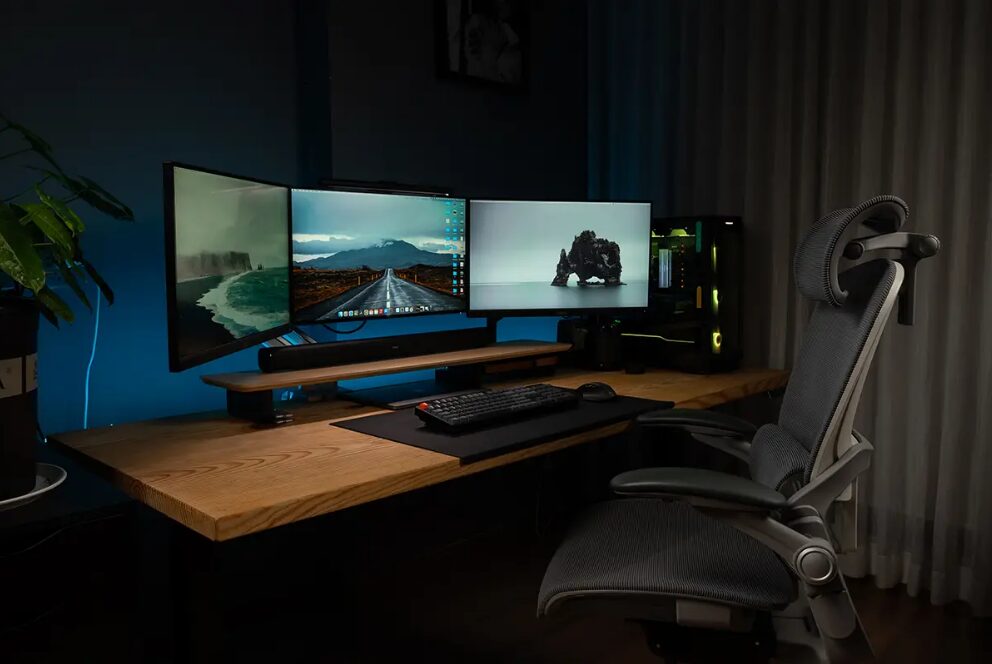 Khám phá ý tưởng setup góc làm việc với tone đen chủ đạo – Sang trọng, cá tính và hiệu quả