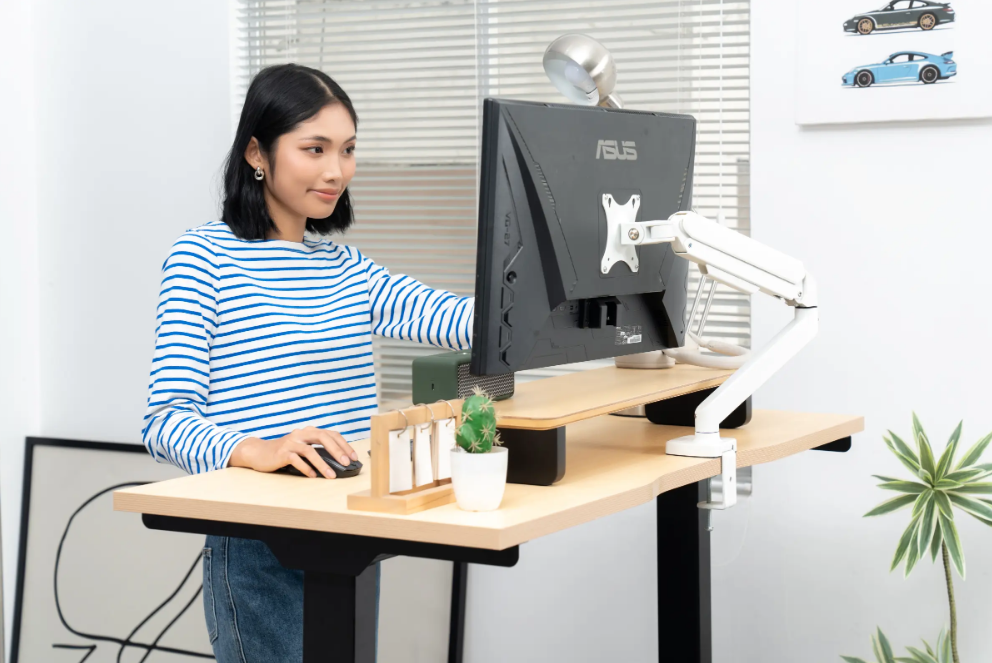 Ứng dụng nguyên tắc công thái học trong setup góc làm việc hiệu quả Ứng dụng nguyên tắc công thái học trong setup góc làm việc hiệu quả