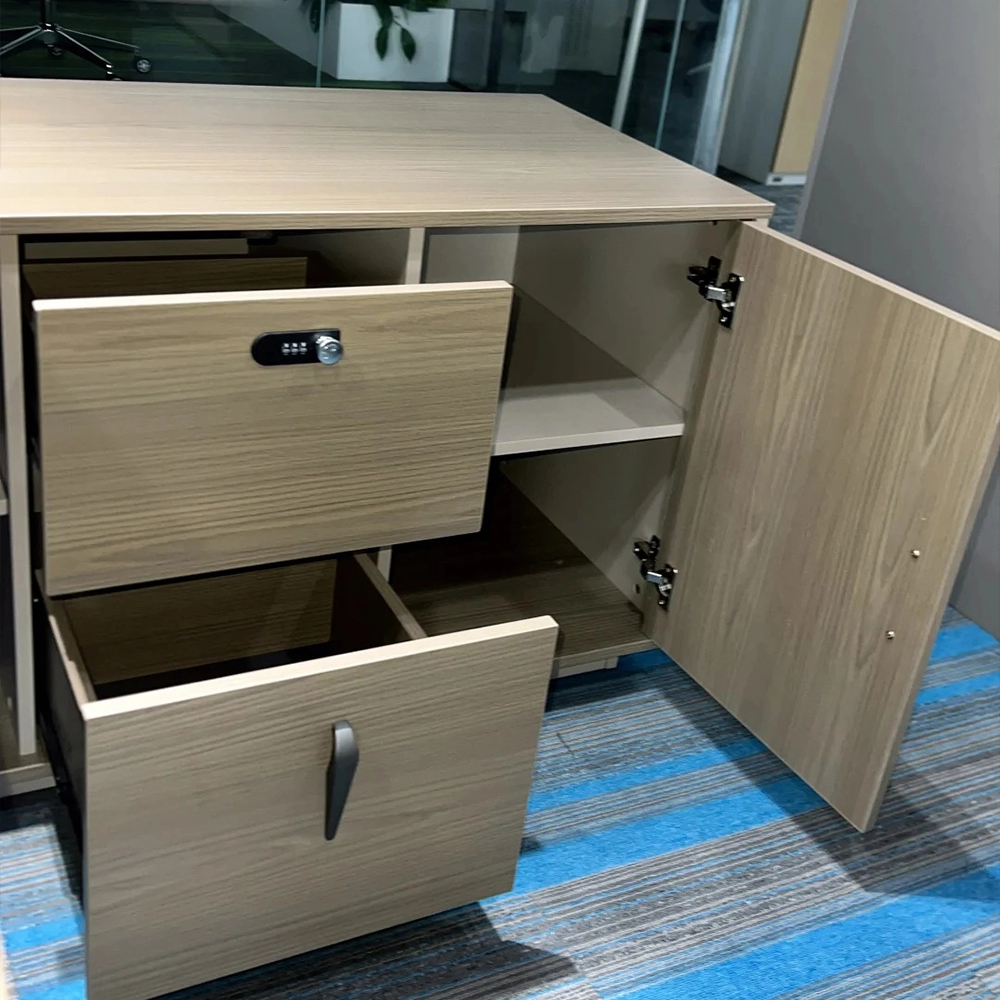 Bàn Giám Đốc Nhập Khẩu – Giải Pháp Nội Thất Cao Cấp Cho Không Gian Lãnh Đạo Bàn Giám Đốc Nhập Khẩu – Giải Pháp Nội Thất Cao Cấp Cho Không Gian Lãnh Đạo